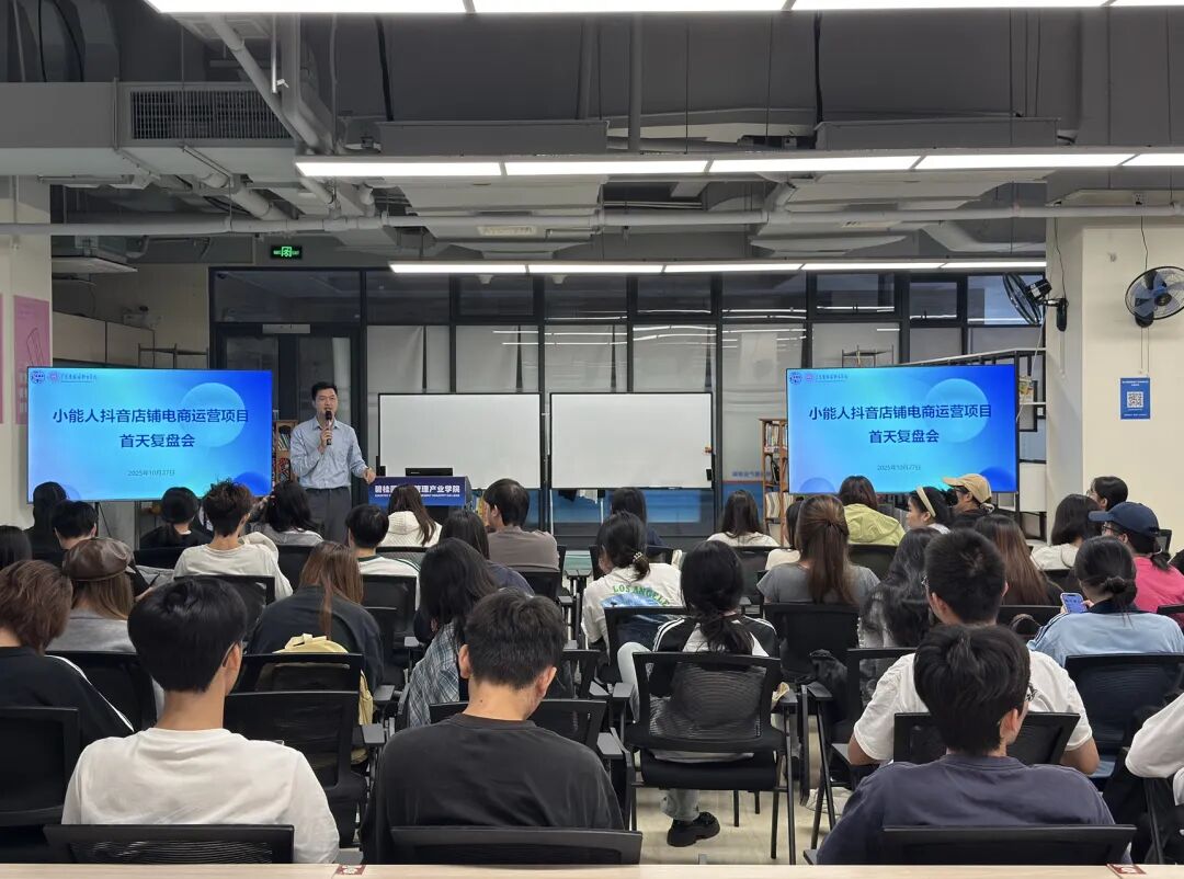 acb9eb73acce8fbcfdad243edf76133b