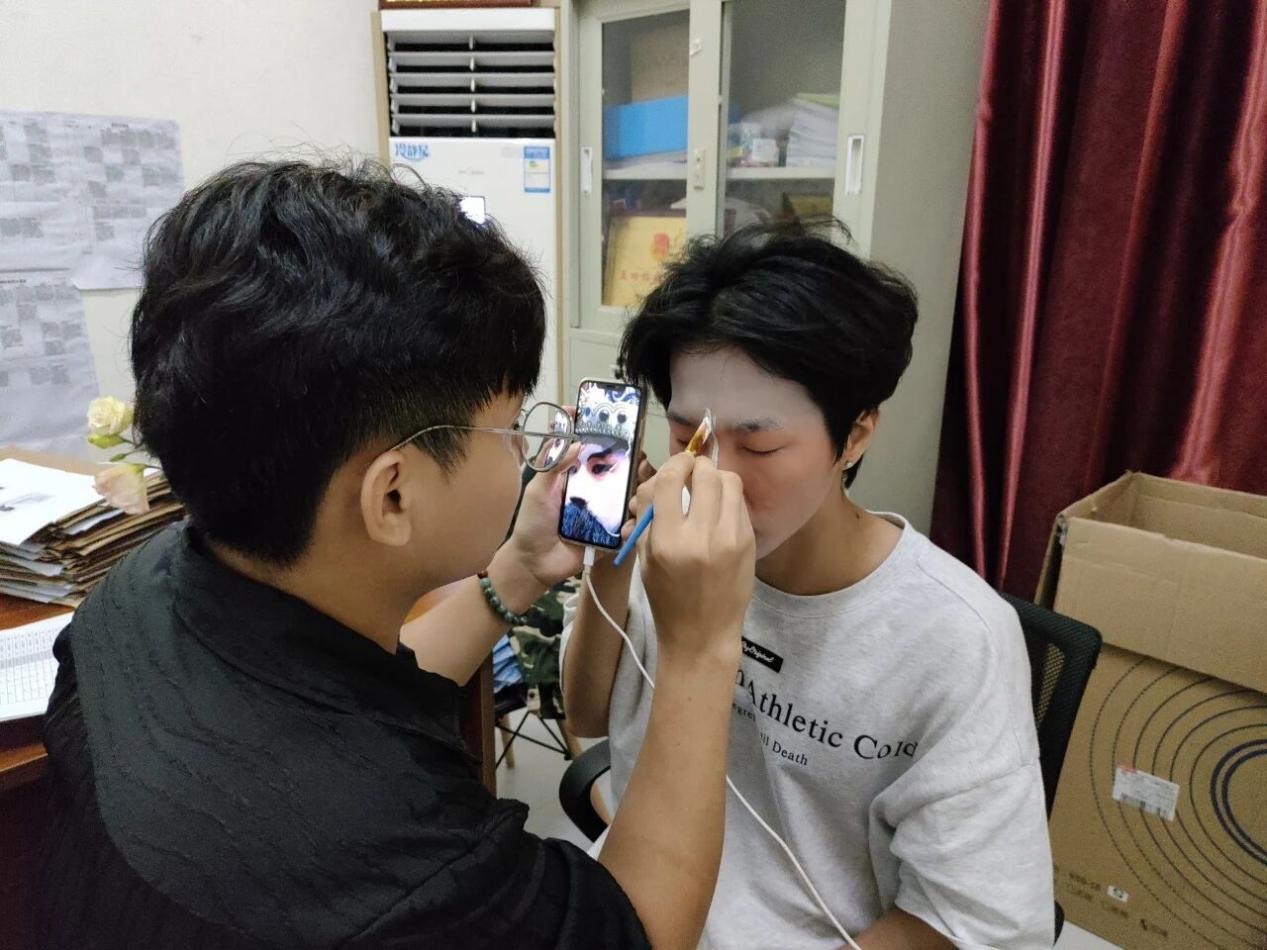 6607617f3c16a437908b066e281d2c19